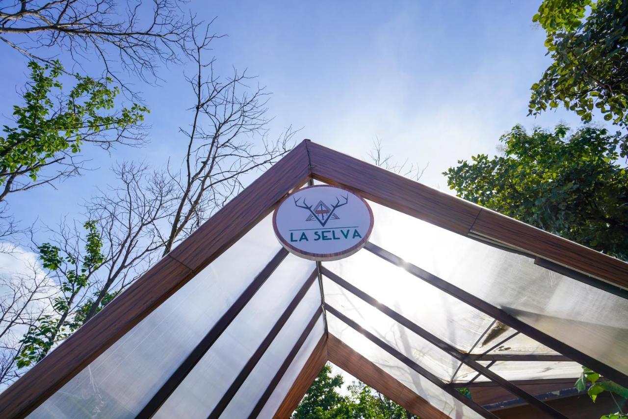 La Selva Resort, Pench National Park Khawasa Экстерьер фото